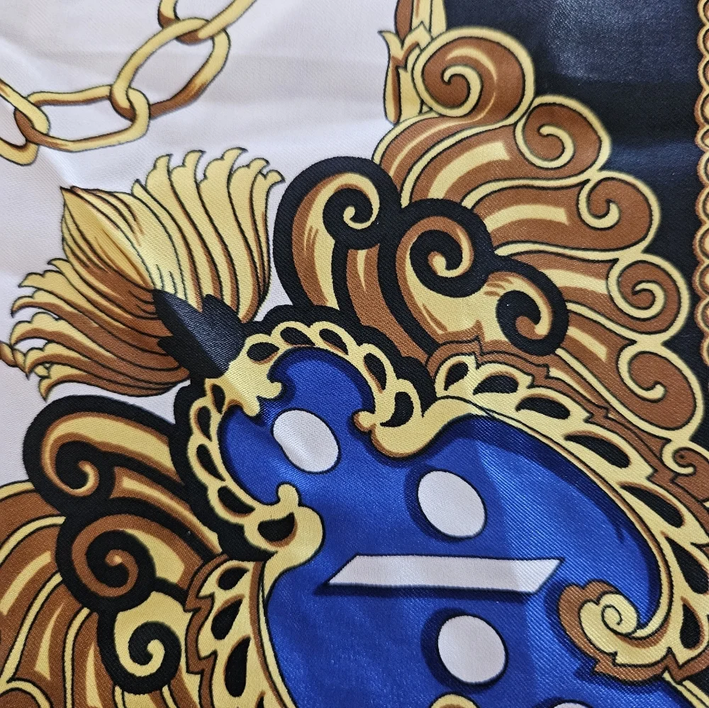 STUNNING ☆ Vintage Scarf, Size 25"x25", Gorgeous! - Picture 3 of 4